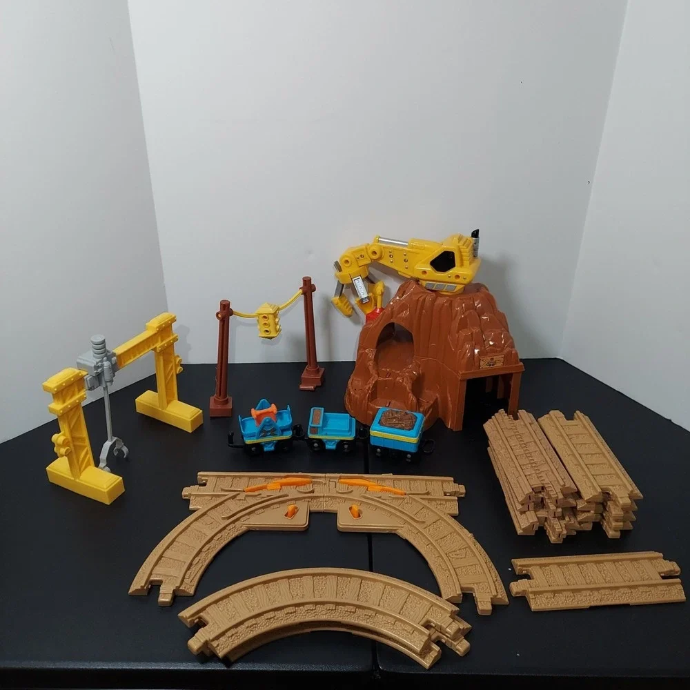 Fisher Price Geo Trax MT. Blast Construction Lot Not complete 19pcs